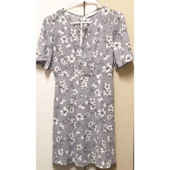✨ HP✨Lush Grey Floral Keyhole Dress✨ - Picture 1 of 4